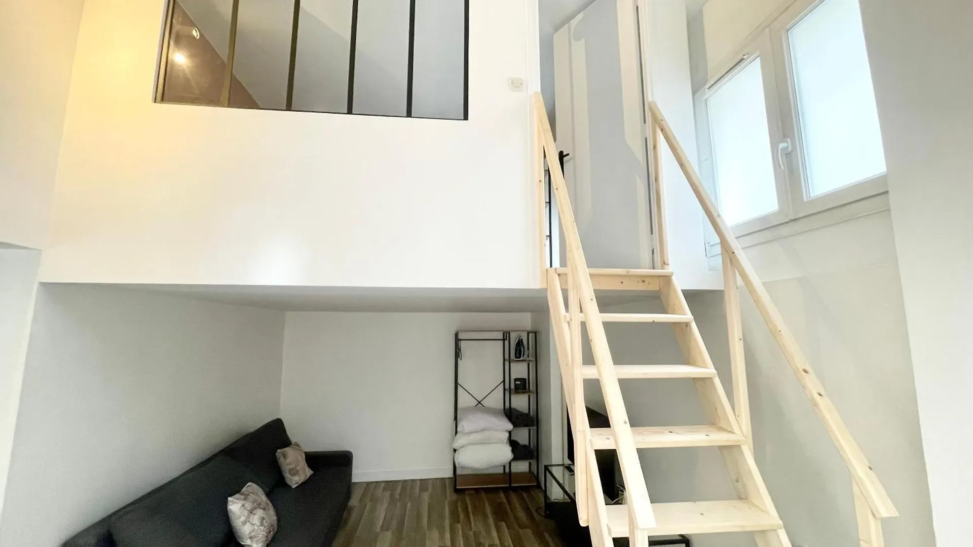 Homely & Charming Parisian Duplex - Near Marais * Paris