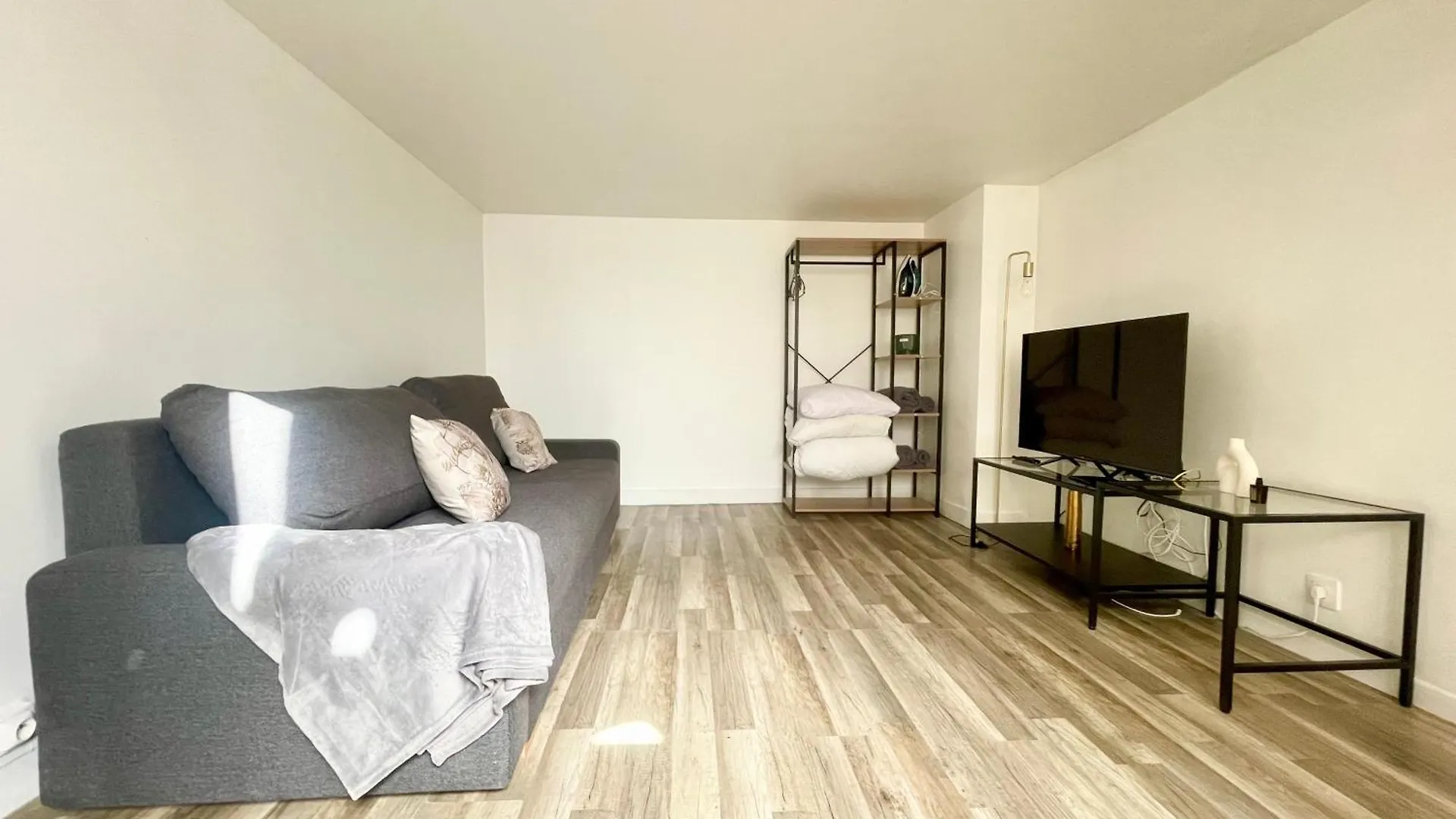 Homely & Charming Parisian Duplex - Near Marais Apartment Paris