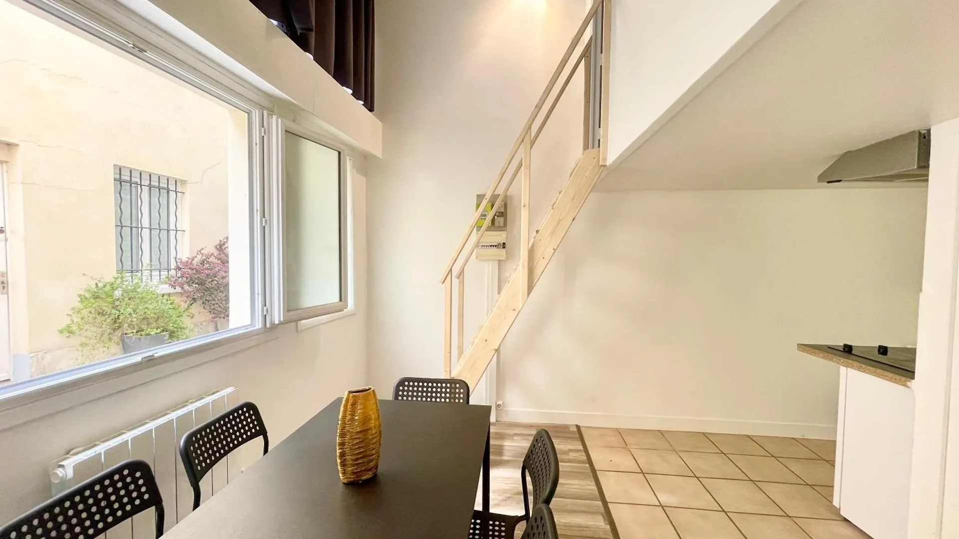 Homely & Charming Parisian Duplex - Near Marais *