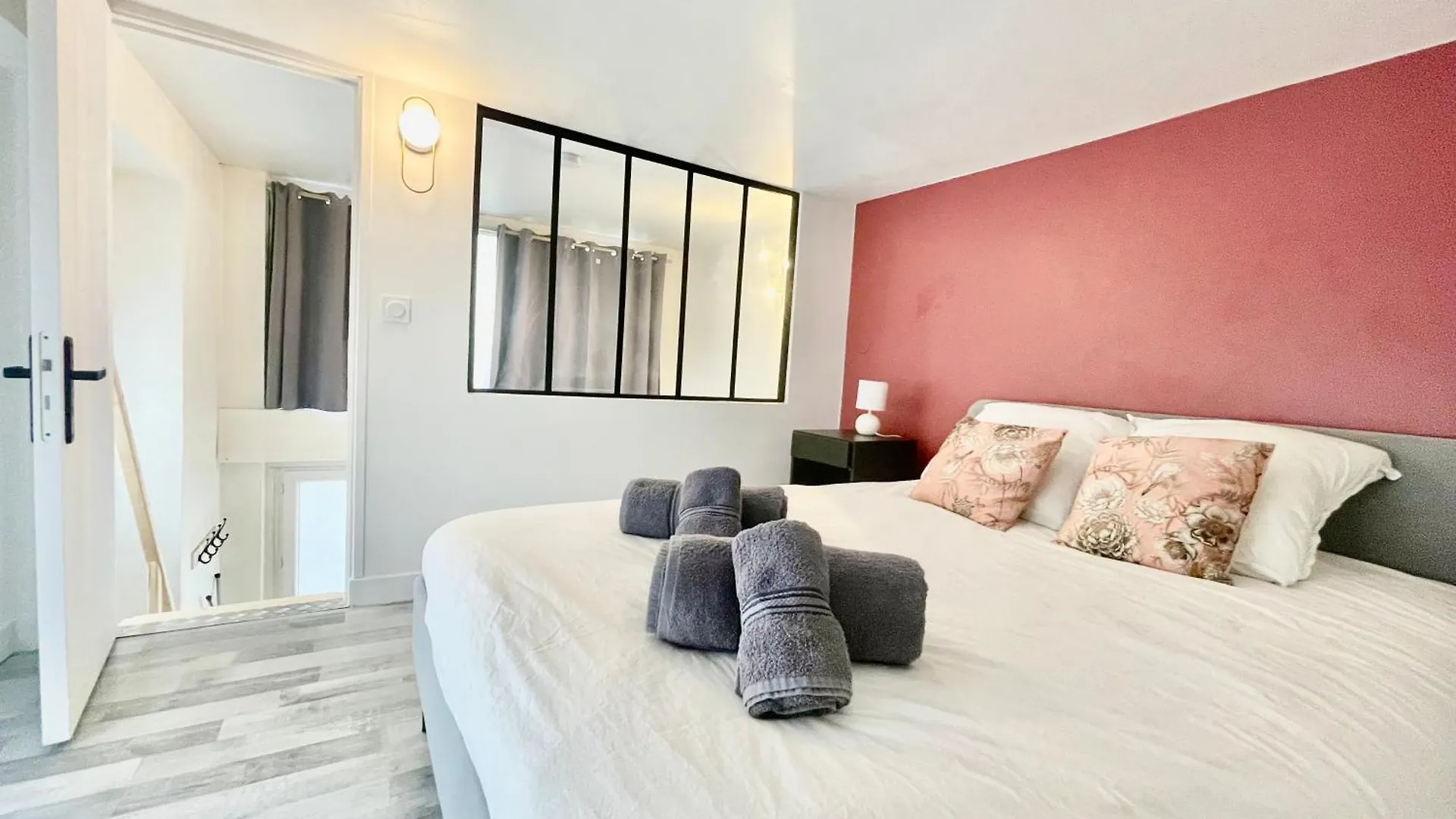 Apartment Homely & Charming Parisian Duplex - Near Marais *