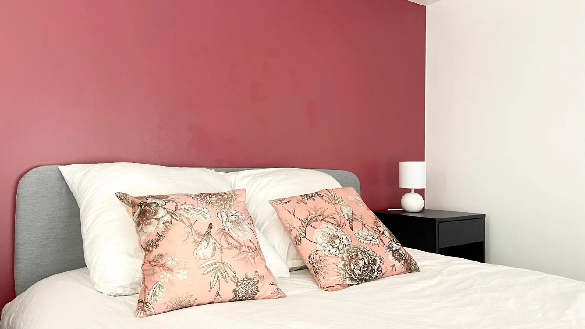 Homely & Charming Parisian Duplex - Near Marais Apartment *