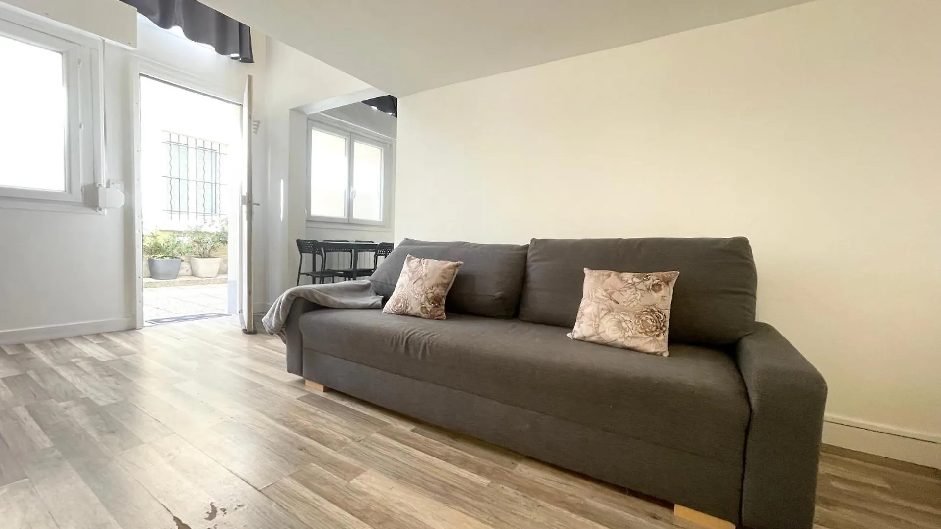 Homely & Charming Parisian Duplex - Near Marais Apartment Paris