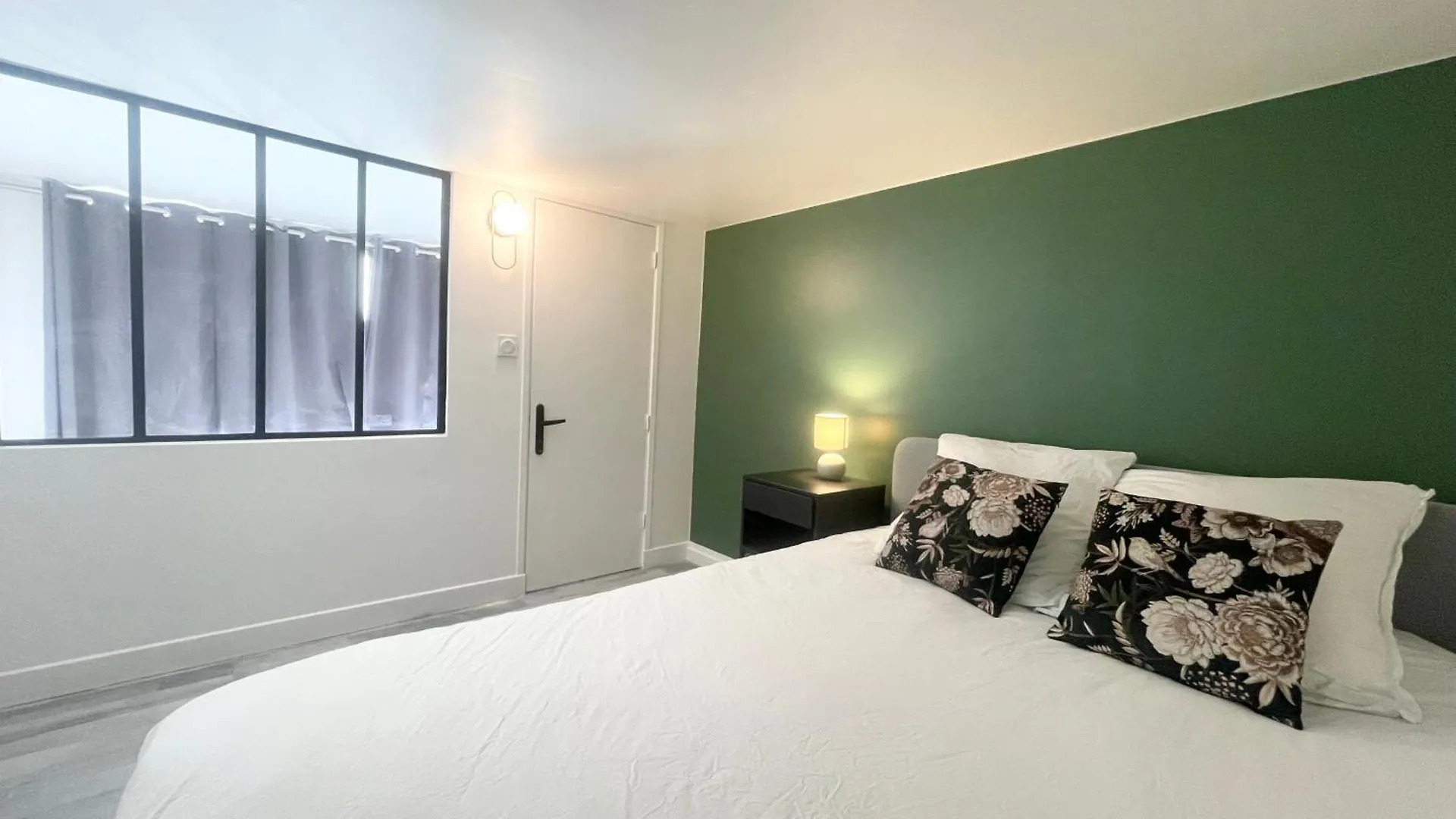 Homely & Charming Parisian Duplex - Near Marais Apartment