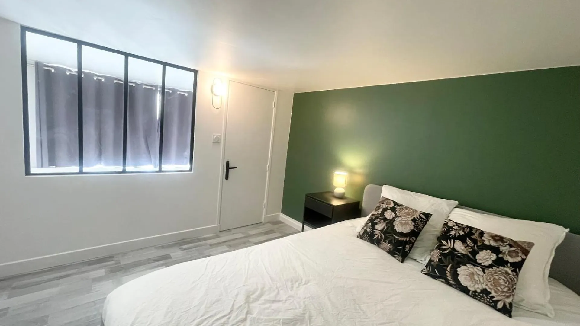 Homely & Charming Parisian Duplex - Near Marais Apartment *