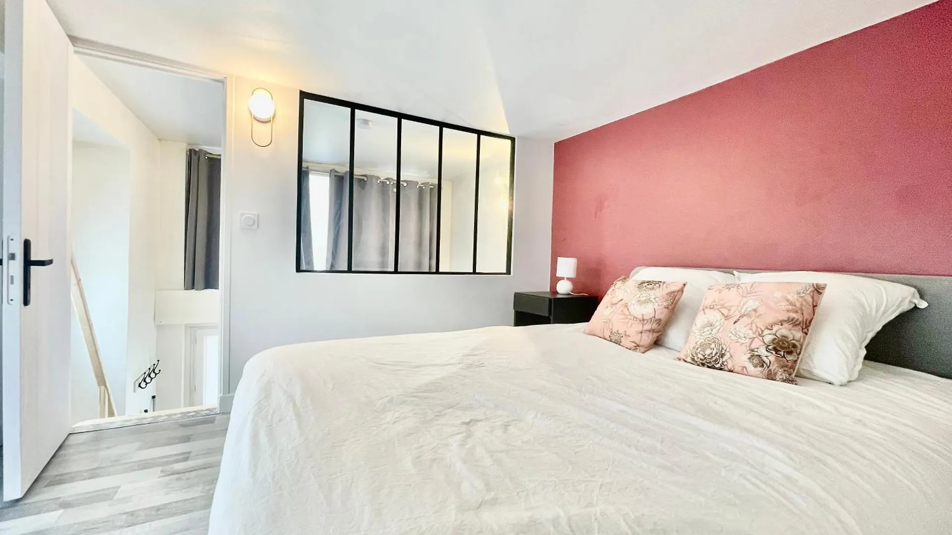 Homely & Charming Parisian Duplex - Near Marais *