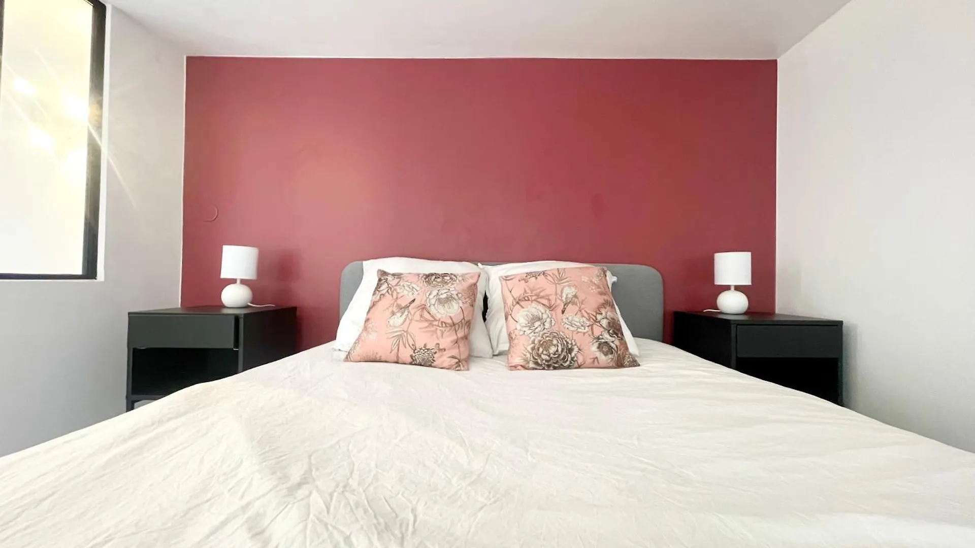 Homely & Charming Parisian Duplex - Near Marais 巴黎